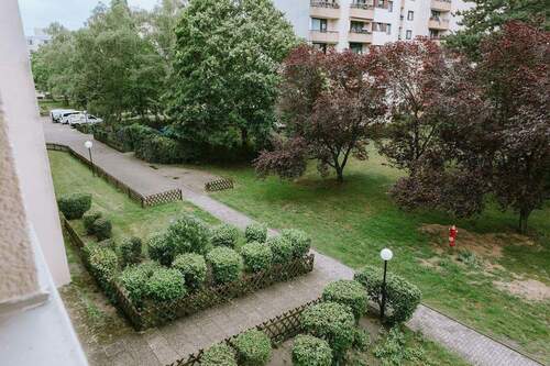Ausblick.jpg - Geräumige, familiengerechte 4-Zimmer-Wohnung mit Balkon in Marienfelde Berlin