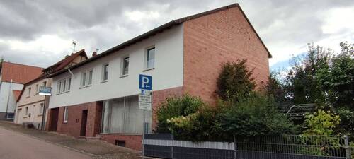 Seitenansicht - 7 Zimmer Einfamilienhaus zum Kaufen in Warburg