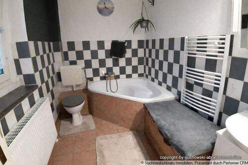 EG Badezimmer 1 Bild 01 K - 