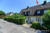 Ansicht - Gepflegte Doppelhaushälfte - Keller - Garage im Haus - Garten -