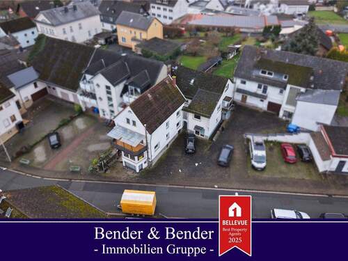 Gesamtansicht - Zwei renovierten Einfamilienhäuser und einer Einliegerwohnung auf großem Grundstück vor Weilburg!