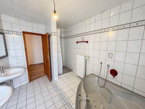 Tageslichtbad OG Haus 3 - 