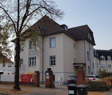 Gebäudeansicht Straßenansicht - gemütliche 2-Raum Altbauwohnung mit Erker in Cottbus