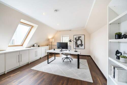 Dachgeschoss KI Wohnbeispiel - 