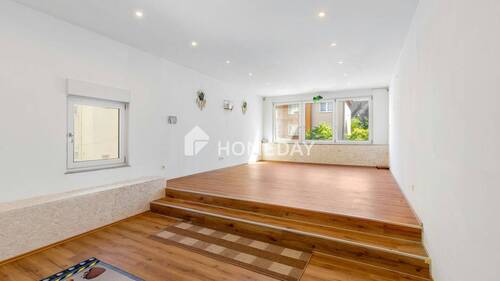 1. OG Wohnzimmer 1 - 