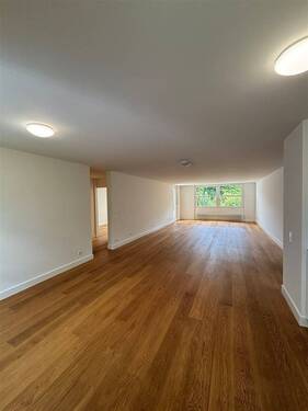 Wohnzimmer - Design trifft Ruhe - Hochwertige 3-Zimmer-Wohnung mit Blick ins Grüne