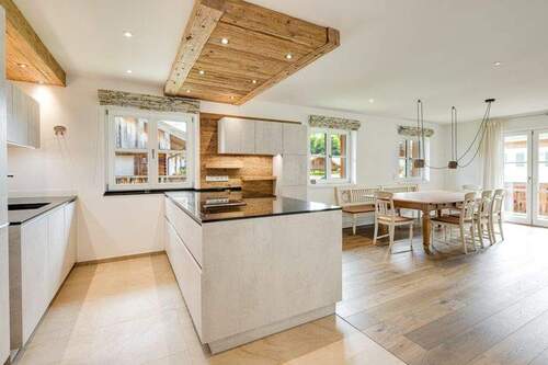 Küche - 5 Zimmer Etagenwohnung zum Kaufen in Rottach-Egern