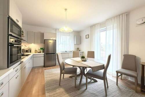 1.OG Küche digital modernisiert - 7 Zimmer Mehrfamilienhaus, Wohnhaus zum Kaufen in Burgheim