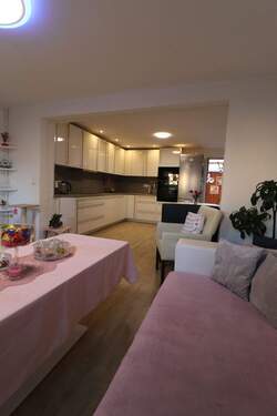 Wohnzimmer & Küche.JPG - 