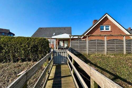 Titelbild - Drei Familien, eine Adresse! Zentrales 3-Familienhaus in Hooksiel