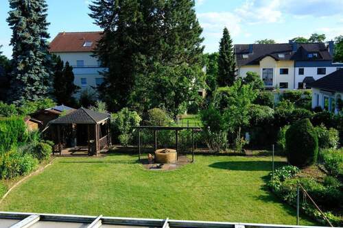Blick in Garten von Balkon OG - 