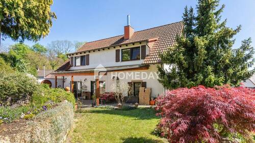 Außenansicht 2 - Großzügiges Einfamilienhaus mit Garten, Terrasse und Garage in Meckesheim