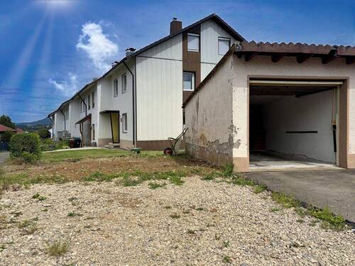 Garage und Grundstücksanteil - 