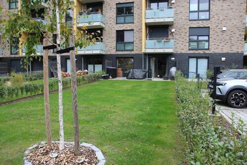 GARTENGRUNDSTÜCK MIT - 