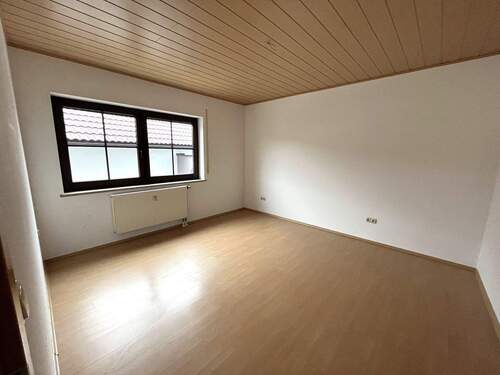 Schlafzimmer.jpg - 4 Zimmer Etagenwohnung zur Miete in Pleinfeld