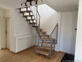 Treppe zur Galerie - 