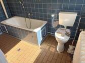 Bad mit Wanne - 