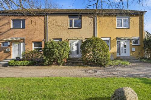 Hausansicht - Vorne - 5 Zimmer Reihenmittelhaus zum Kaufen in Berlin