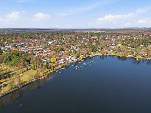 Wassergrundstück & Umgebung - 