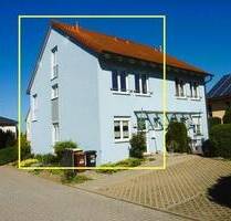 - Doppelhaushälfte mit Terrasse und Stellplatz - - Weißenfels