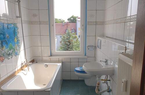 Bad mit Wanne - 