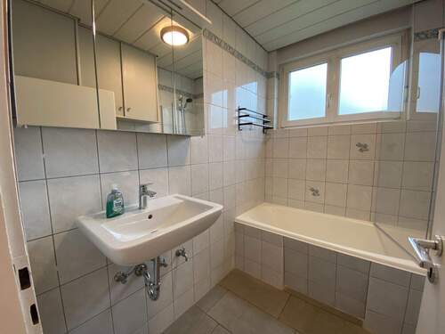 Bad - 4 Zimmer Etagenwohnung in Meeder
