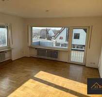 grosse 4 ZIMMERWOHNUNG MIT EINBAUKÜCHE - in Worzeldorf - frei - Nürnberg / Herpersdorf