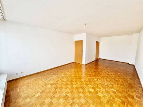 Wohnzimmer - 3 Zimmer Etagenwohnung zum Kaufen in Stuttgart