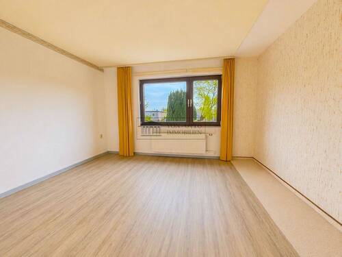 Schlafzimmer - Mehrfamilienhaus, Wohnhaus mit 250,00 m&sup2; in Köln zum Kaufen