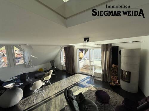 Wohnzimmer mit Balkon - 5 Zimmer Etagenwohnung zum Kaufen in Kernen im Remstal