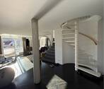 Wohnzimmer mit Wendeltreppe - 5 Zimmer Etagenwohnung in Kernen im Remstal