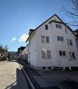 Hausansicht mit Seitenstraße - Etagenwohnung mit 140,00 m&sup2; in Kernen im Remstal zum Kaufen