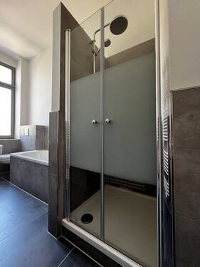 Bad-Dusche.JPG - Etagenwohnung mit 72,10 m² in Görlitz zur Miete