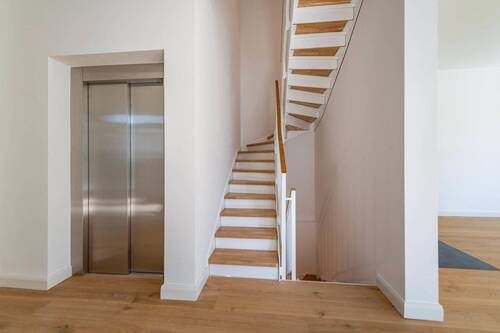 Lift und Treppe EG - W1 - 
