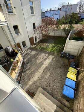 Hof und Garten mit Terrassennutzung - 