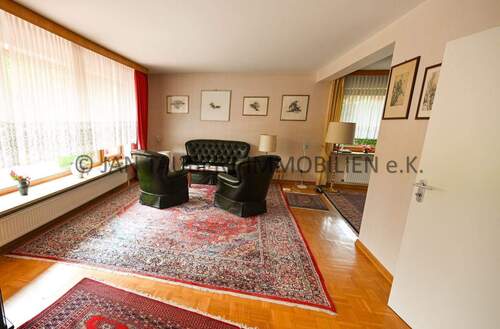 Wohn-/Esszimmer mit Parkett - 