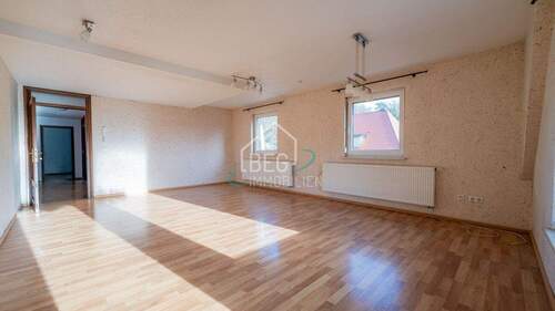 Wohnzimmer - 5 Zimmer Etagenwohnung in Schwäbisch Hall / Steinbach