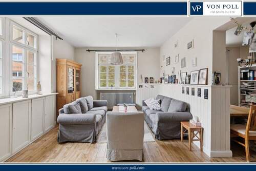 Wohnzimmer - Saniertes, ehemaliges Pfarrhaus mit Alleinstellungsmerkmal!