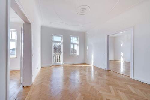 Wohnzimmer - 3 Zimmer Etagenwohnung zur Miete in München