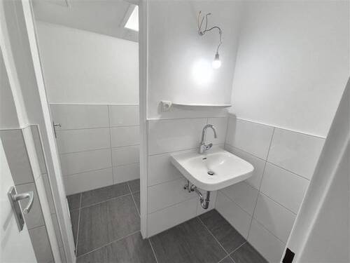 379b2d3f-8f1e-49ce-b895-637ccdde05f0 - 