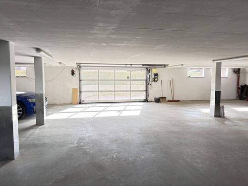 elektrisches Tiefgaragentor - 