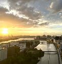 Skyline im Sonnenuntergang - Der schönste Ausblick des Hauses