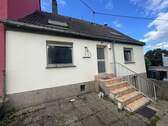 Hausfront - 4 Zimmer Einfamilienhaus zum Kaufen in Völklingen / Wehrden (Saar)