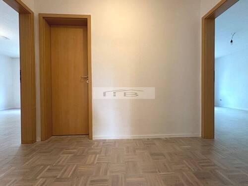 Nebenflur zu den Schlafräumen und dem Badezimmer - 