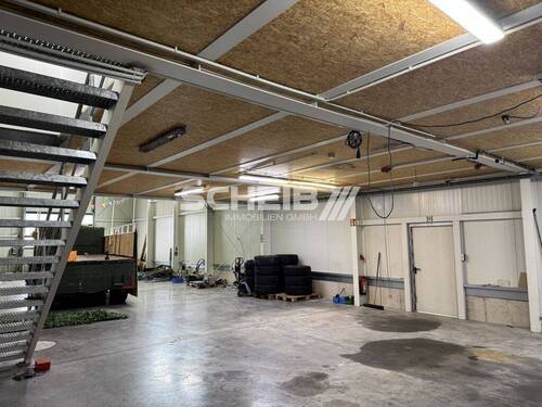 Fläche unter der Lagerbühne - Halle in Crailsheim zum Kaufen