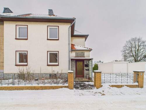 CAM03816G0-PR0122-STILL022 - 