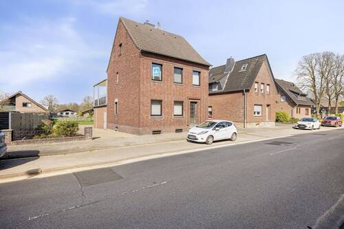 WWW.BOUWENS.DE - Leben mit Freiraum in Gangelt-Niederbusch - Ihr neues Zuhause wartet!