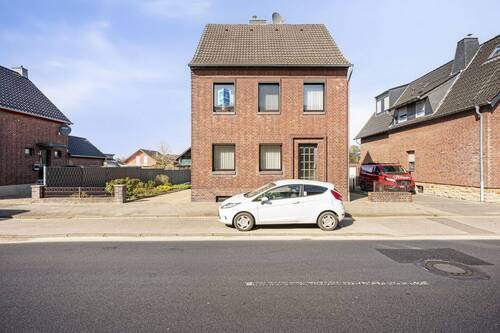 WWW.BOUWENS.DE - 6 Zimmer Einfamilienhaus in Gangelt / Niederbusch
