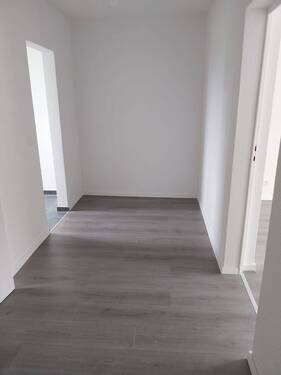 Flur - 3-Zimmer-Wohnung frisch saniert