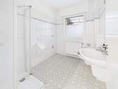 Badezimmer (EG) - 